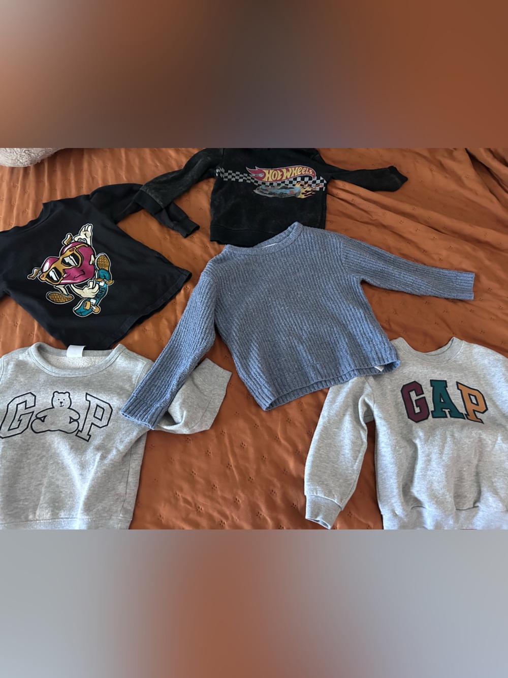 Sweaters, sweatpants, and sweatshirt/tshirt lot 3T
